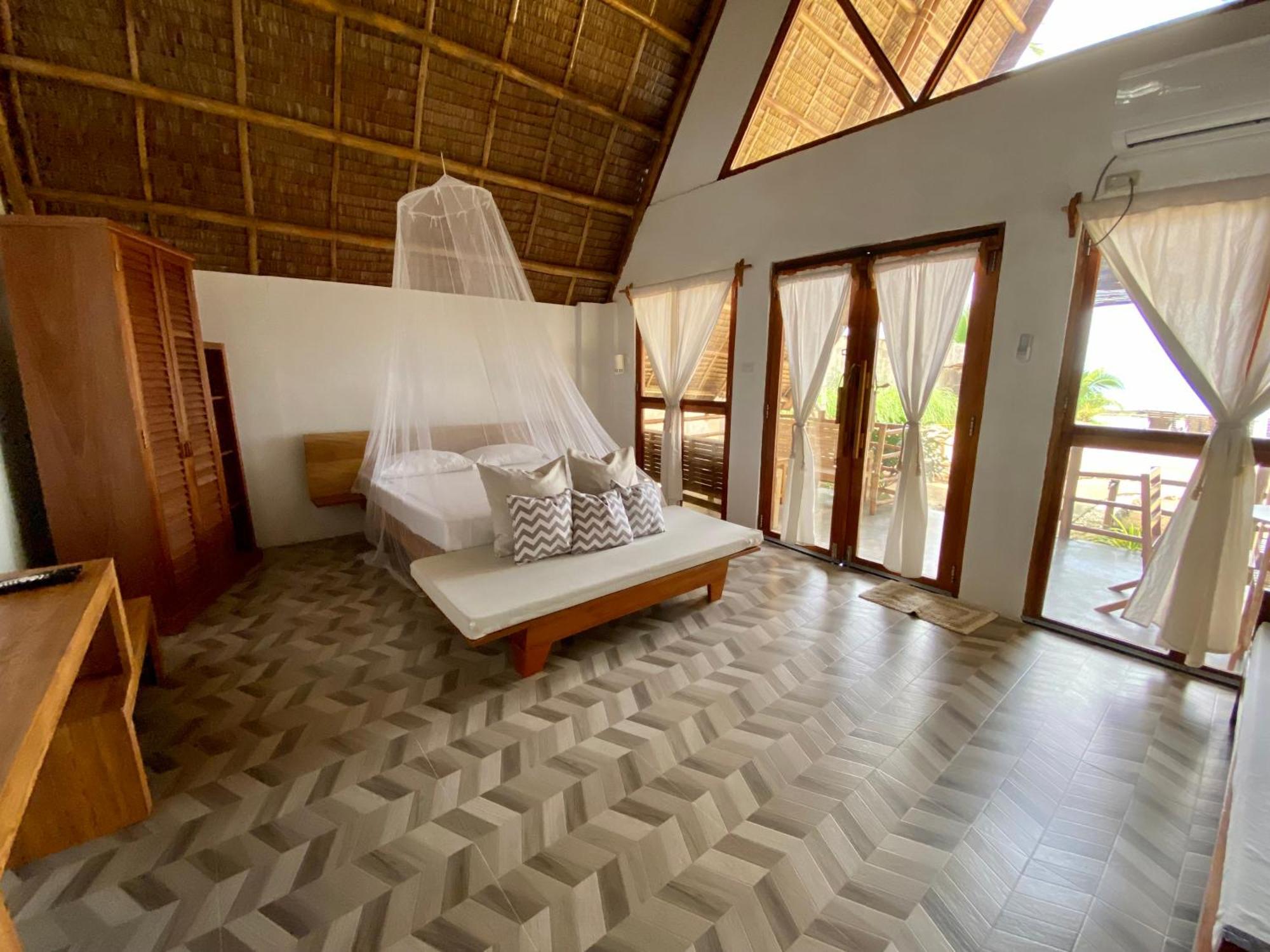 Surya Beach Resort Palawan Aborlan Bagian luar foto